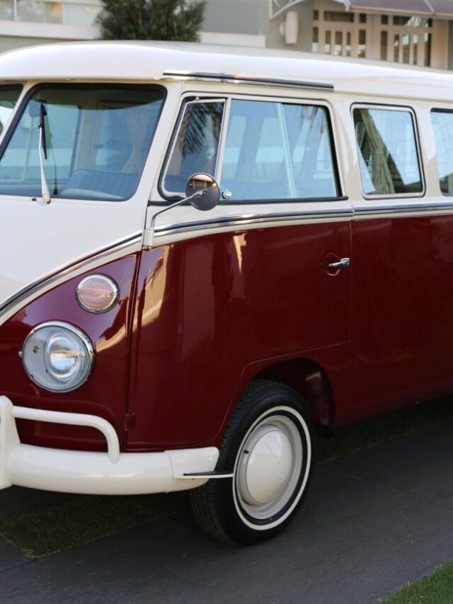 Volkswagen-Kombi-Luxo-1500