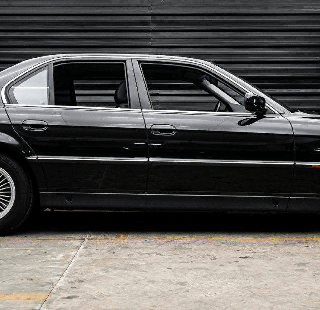 cropped-BMW-740-Seda-V8-1997-carros-de-luxo-antigos-5.png