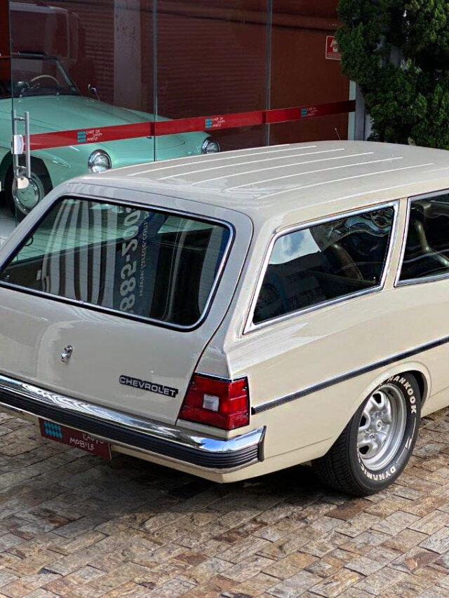 Caravan Comodoro 82, a versão top de linha do SW da família Chevrolet