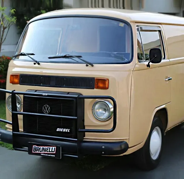 cropped-kombi-furgao-diesel-Van-antiga-3.webp