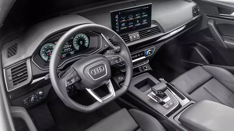 Audi Q5 S Line TFSi 2023 interior