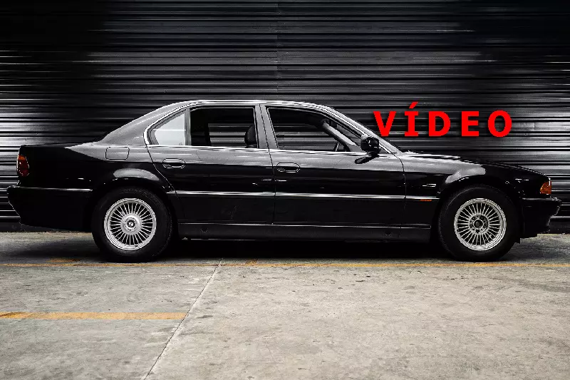 Vídeo BMW 740i Sedã V8 1997, força, qualidade e muito bom gosto em um mesmo carro