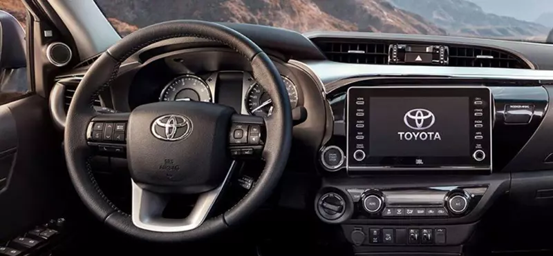 Toyota Hilux SRV 2.8 Turbo 4X4 2023 interior