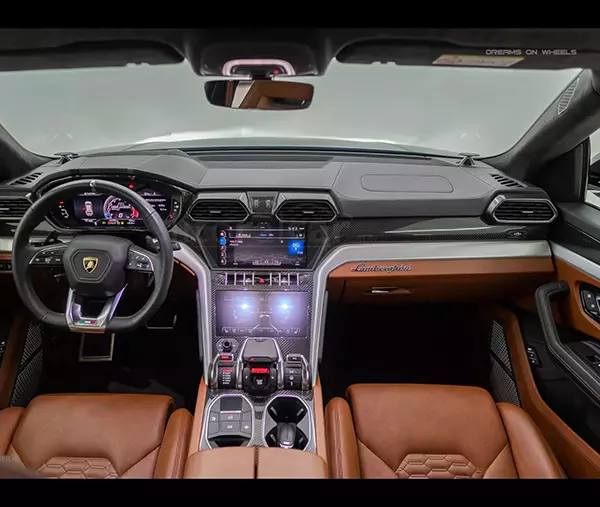 Lamborghini Urus LP 650-4 2023 interior