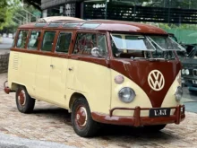VW Kombi caracterizada samba