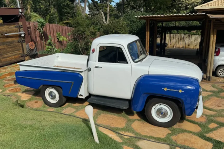 Chevrolet 3100 1958 branco e azul