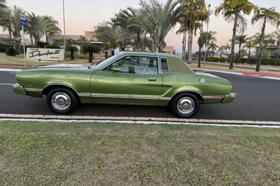Ford Mustang ll Ghia 1975 Gold Green