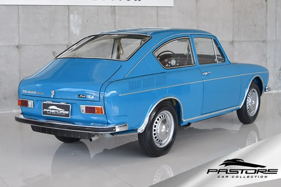 VW TL 1600 ano 1971 modelo 1972 azul pavão