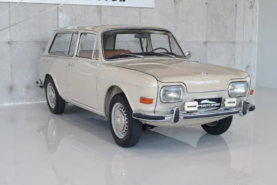 VW-VARIANT-1600-1970-Bege-Claro