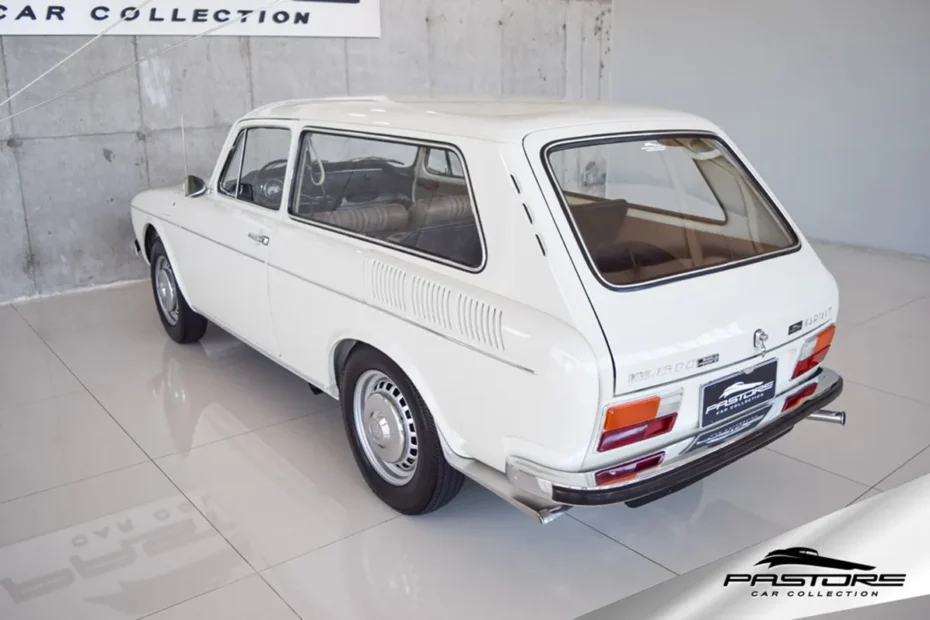 VW Variant 1974 Branco Lótus