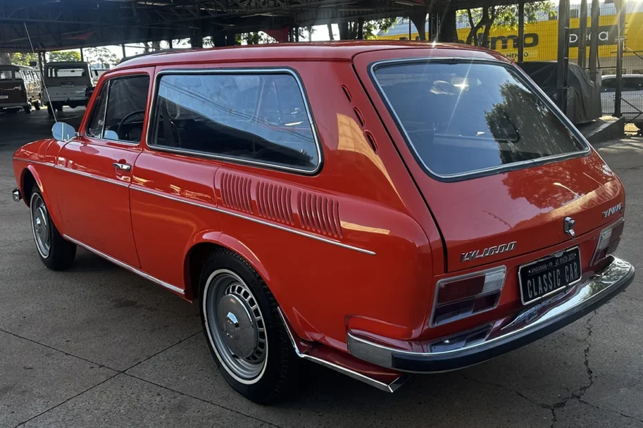 VW Variant 1975 Vermelho Ibérico