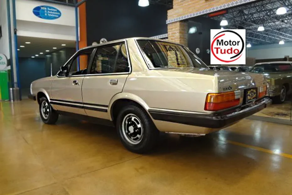 Ford Del Rey Prata 1982 ficha técnica carros antigos 4 portas