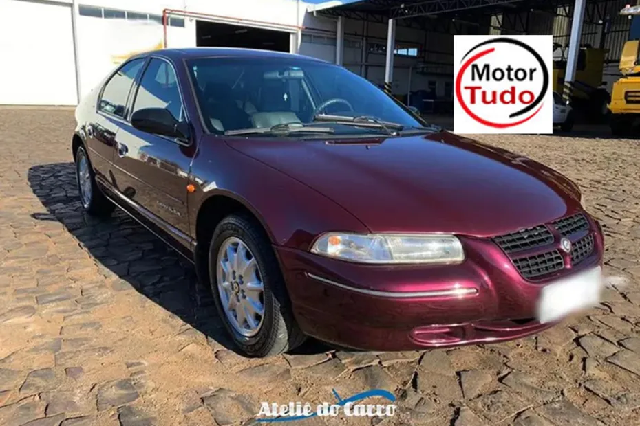 Fotos de carro antigo Chrysler Stratus o bem sucedido sedan de luxo